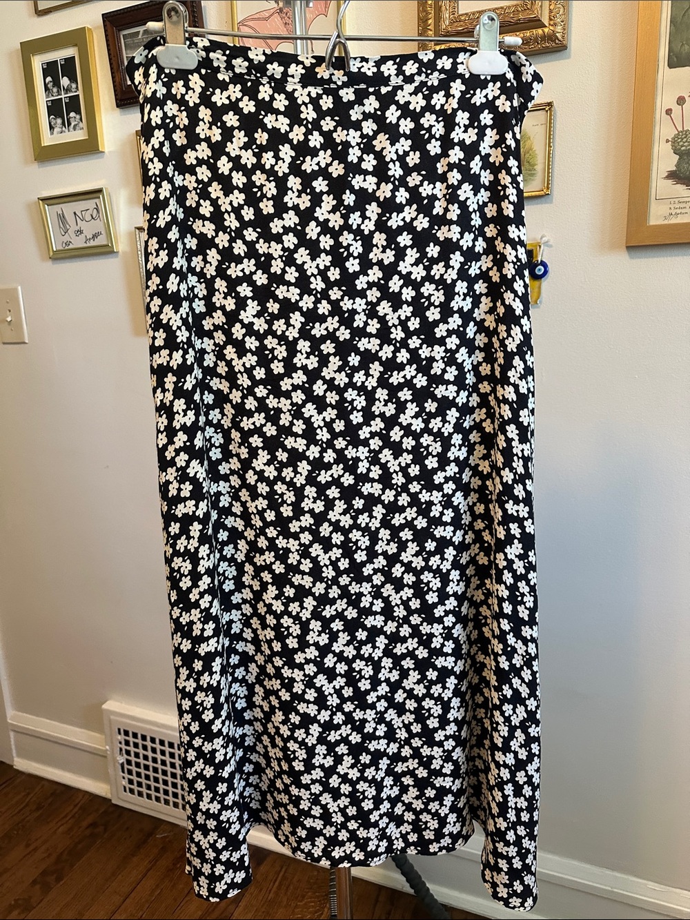 Women's Reformation Black Floral Midi Skirt - Daisy Print